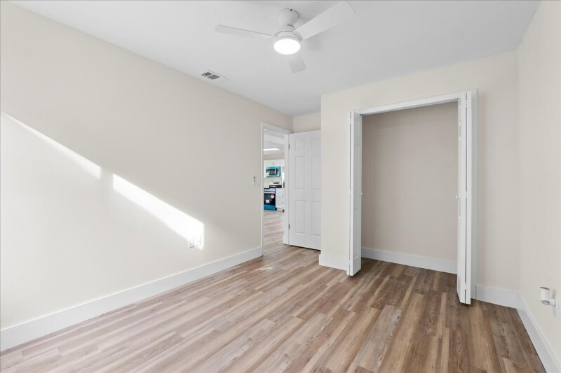 Building Photo - 623 Lake Dexter Cir
