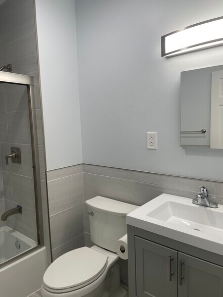 Bathroom - 59 Cleveland Ave