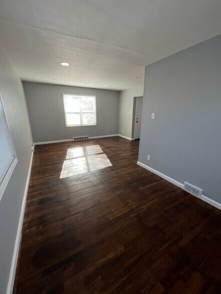 Building Photo - 212 Beacon Hill Ct