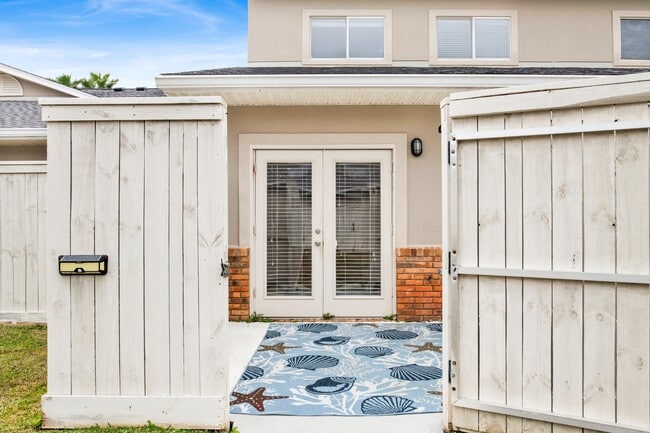 Building Photo - 501 Cotton Creek Dr