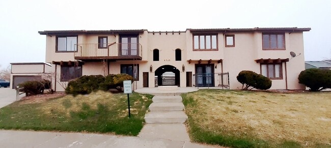 Building Photo - Wonderful 2 bed 1 bath Condo; 2-car garage.
