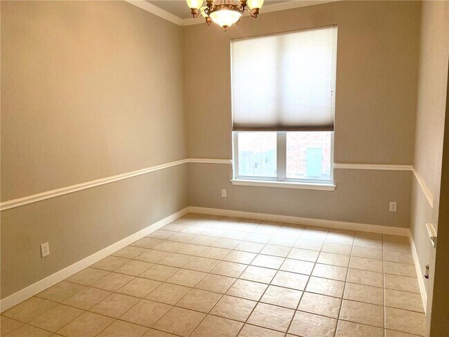 Building Photo - 1836 Chasewood Dr
