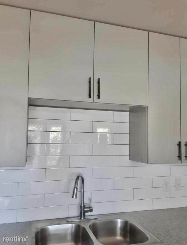 Building Photo - 2 br, 2 bath Apartment - 1800 S IH-35 SVRD SB