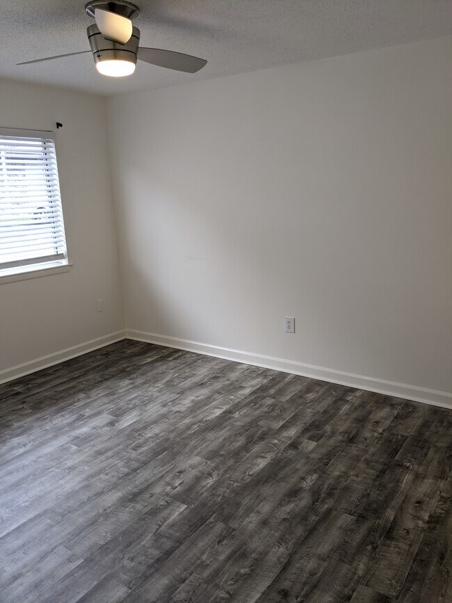 Building Photo - 201 E College Blvd #41