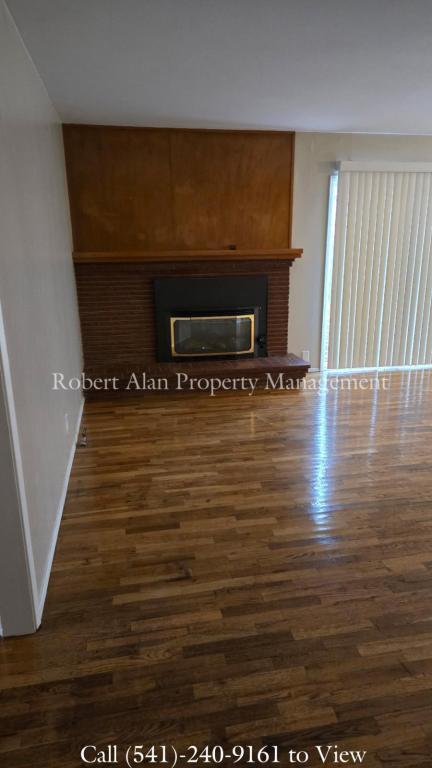 Building Photo - 3302 SW Jay Ave