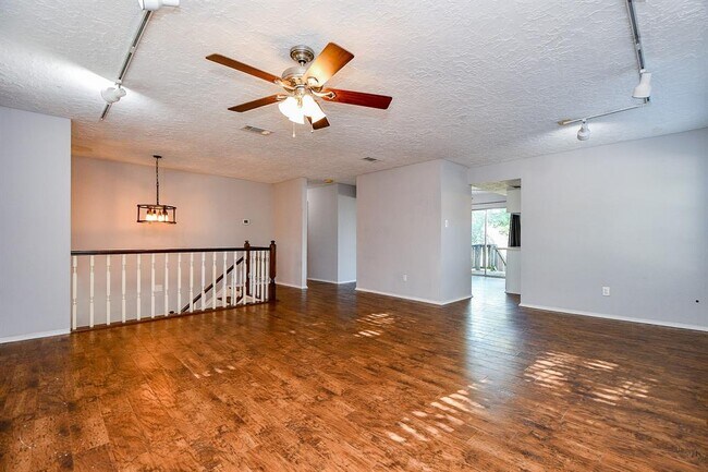 Building Photo - 1218 Briarmead Dr