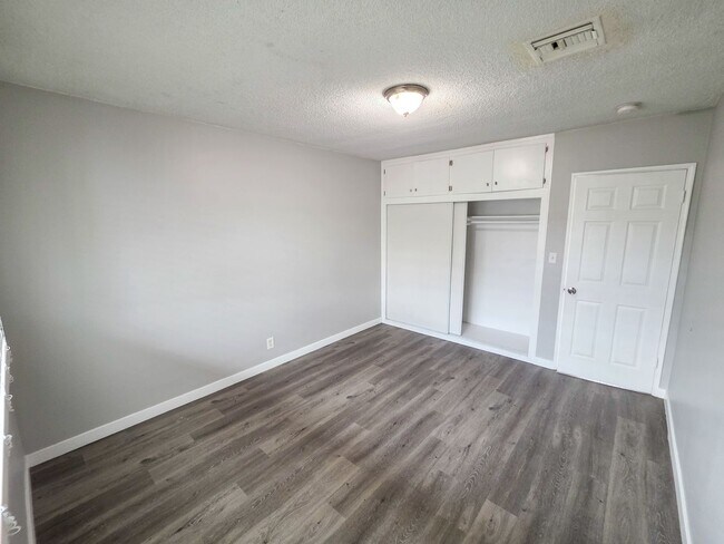 Interior Photo - 620 S Myrtle