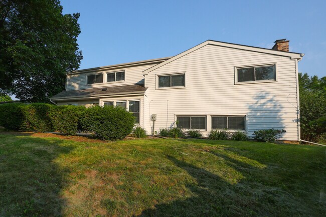 Building Photo - 1329 Stonegate Rd