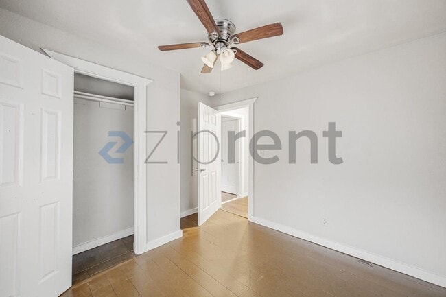 Building Photo - 521 S Polaris