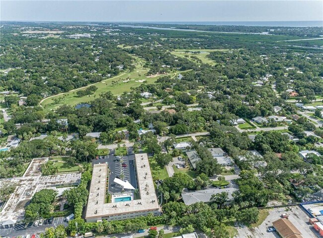 Building Photo - 923 22nd Pl