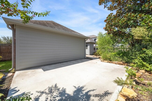 Building Photo - 18214 Olive Tree Ct