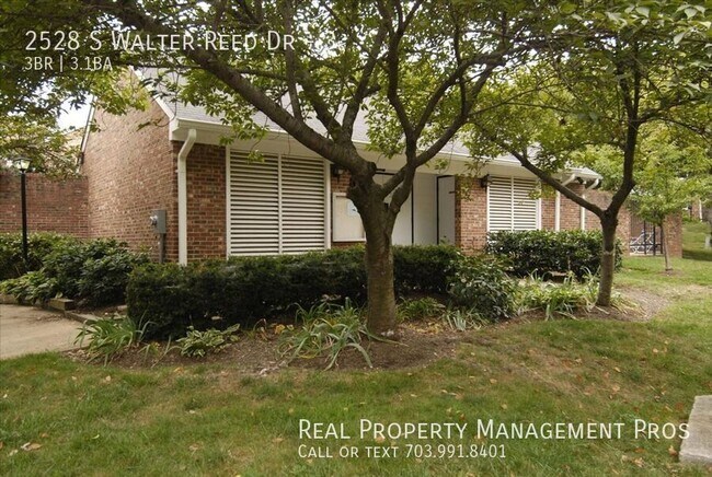 Building Photo - 2528 S Walter Reed Dr