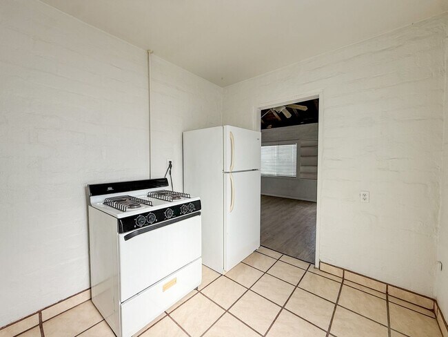 Building Photo - 73544 Cedar Dr