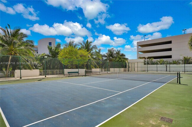 Building Photo - 3029 NE 188th St