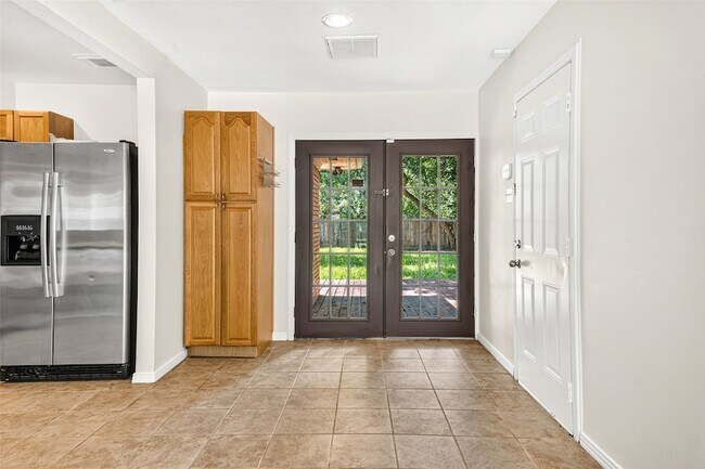 Building Photo - 4045 Woodfox St