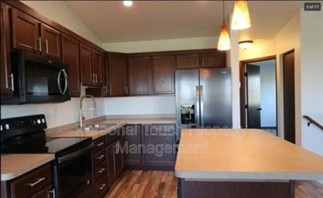 Building Photo - 3362 Maple Leaf Loop S