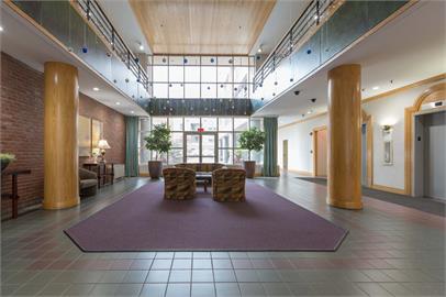 Building Photo - 20 Webster St