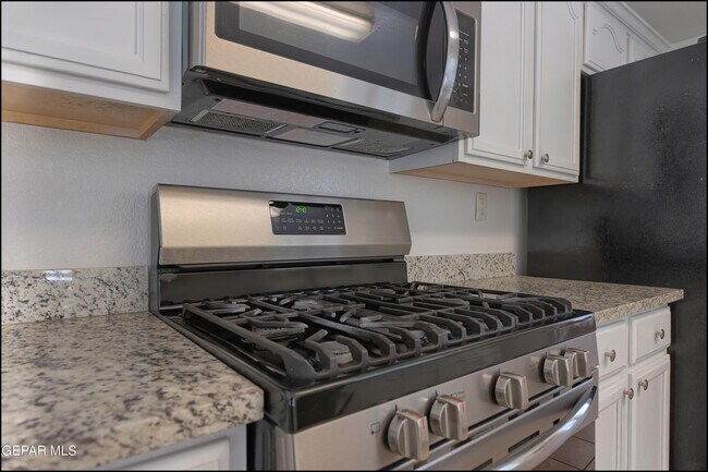 Building Photo - 7097 Tierra Roja St