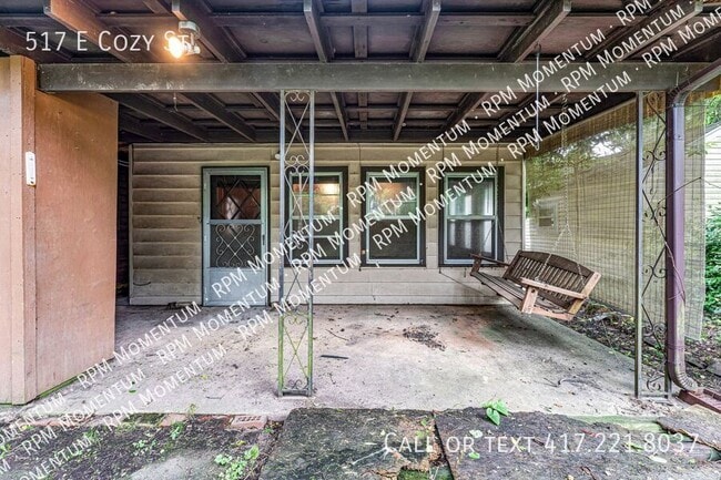 Building Photo - 517 E Cozy St