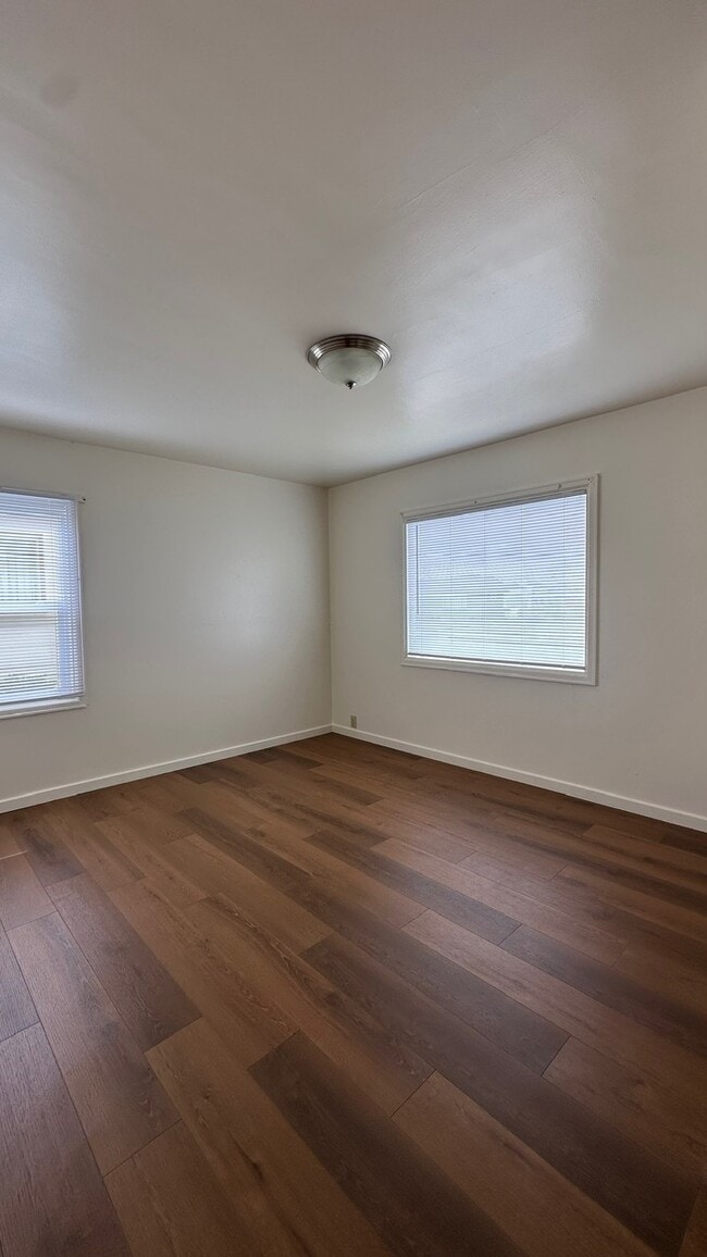 Building Photo - 3511 Albee St