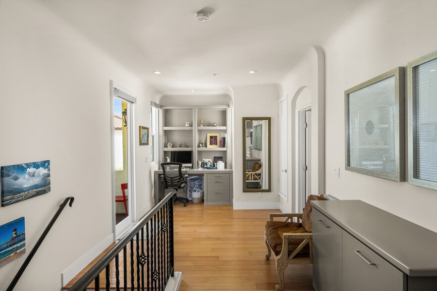 Building Photo - 340 5th St