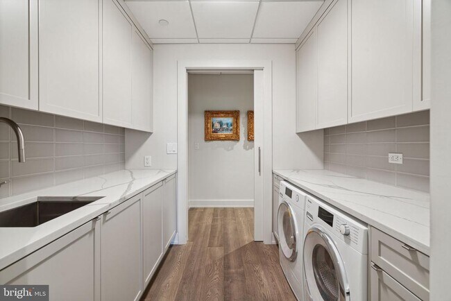 Building Photo - 130 18TH St