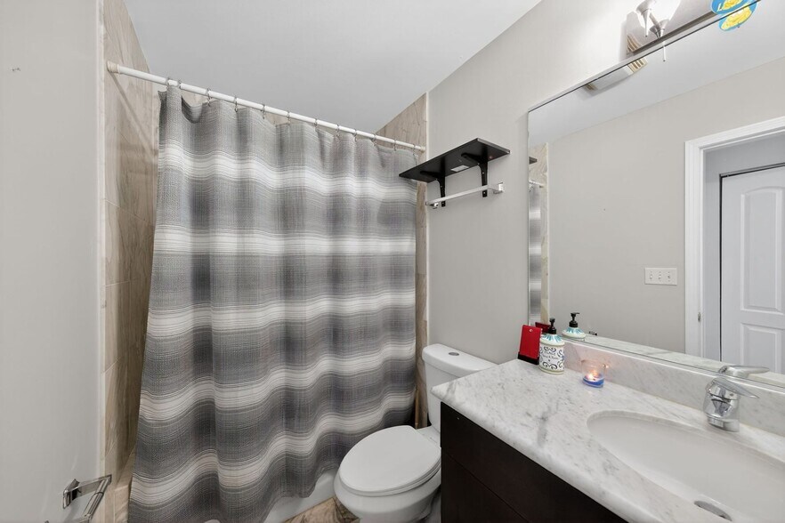 Building Photo - 4956 S Champlain Ave