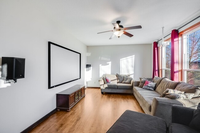 Building Photo - Beautiful 5 bed, 3 bath rental home in North Central, Gresham!