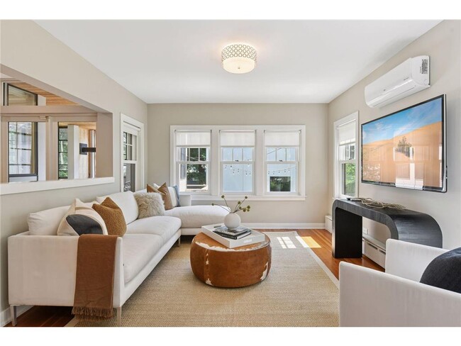 Building Photo - 3933 Zenith Ave S