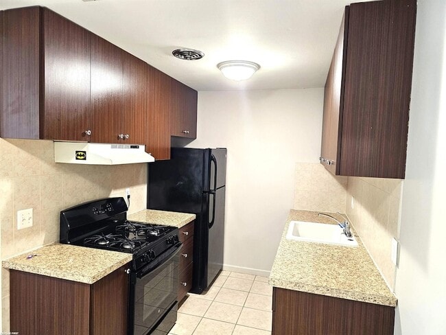 Building Photo - 38255 Fairway Ct