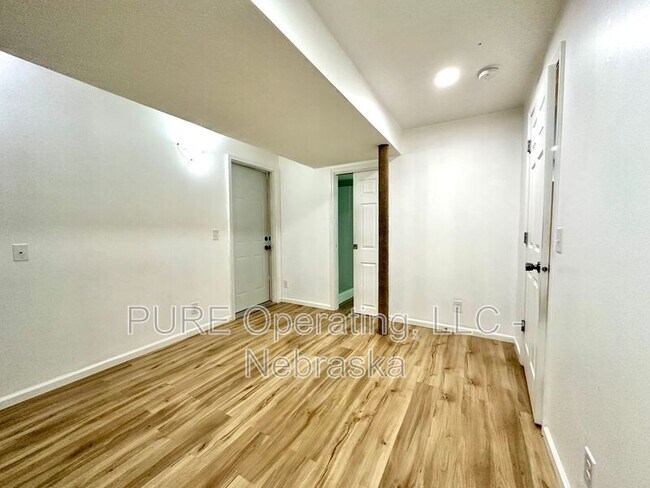 Building Photo - 20215 Pinkney St