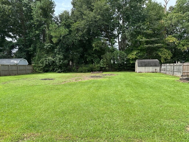 Building Photo - 237 Baytree Dr