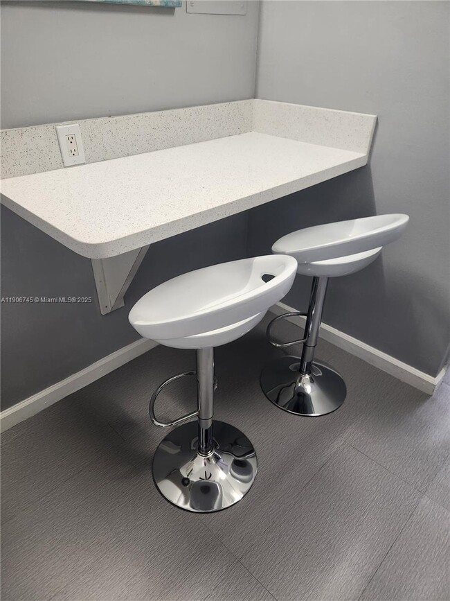 Building Photo - 1080 94th St