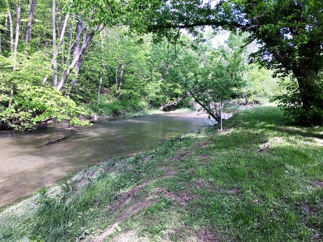 Building Photo - 32 Counterfeit Way