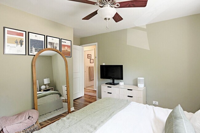 Building Photo - Pet-Friendly Fry's Spring Home With Fenced Yard