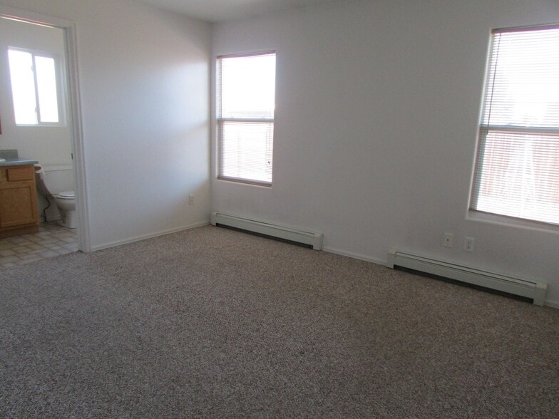 Building Photo - 1241 Tara Dr