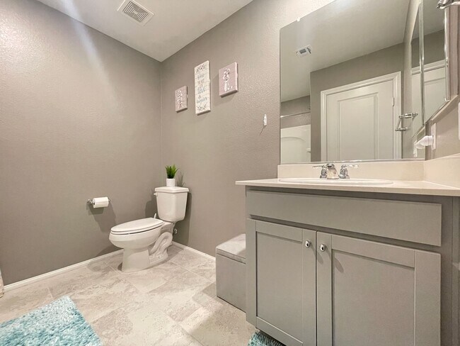 Building Photo - (Fully Furnished) 4 Bedroom + Loft,  3 Full Bath, Gated Community in SouthWest.