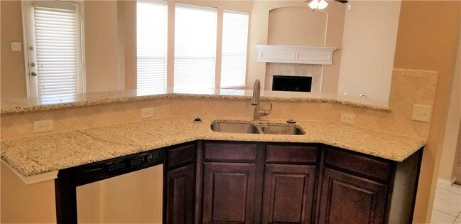 Building Photo - 15537 Gatehouse Dr