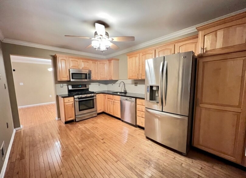 Building Photo - 22 Constitution Way