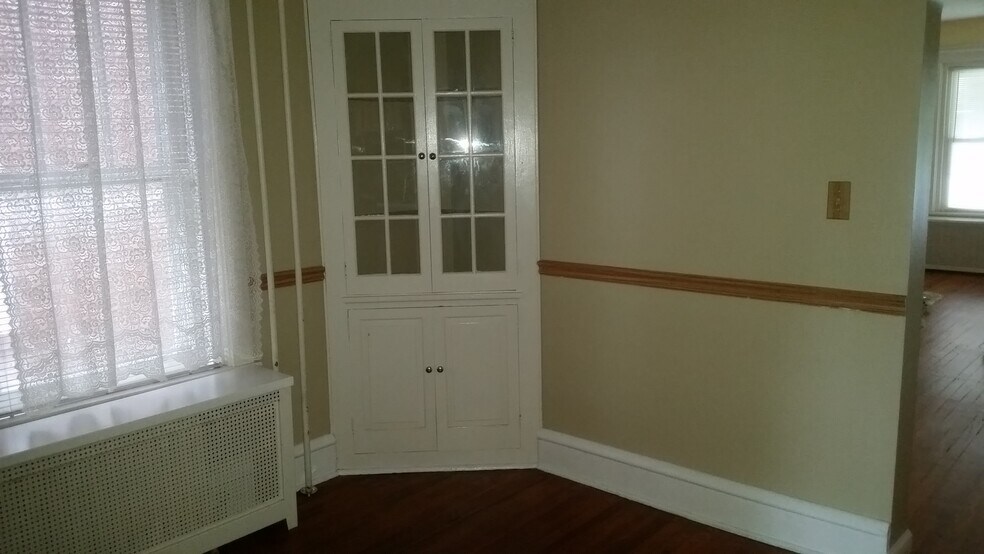 Building Photo - 314 S Sterley St