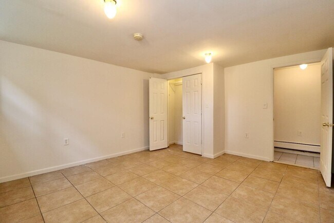 Building Photo - 618 Park Ave