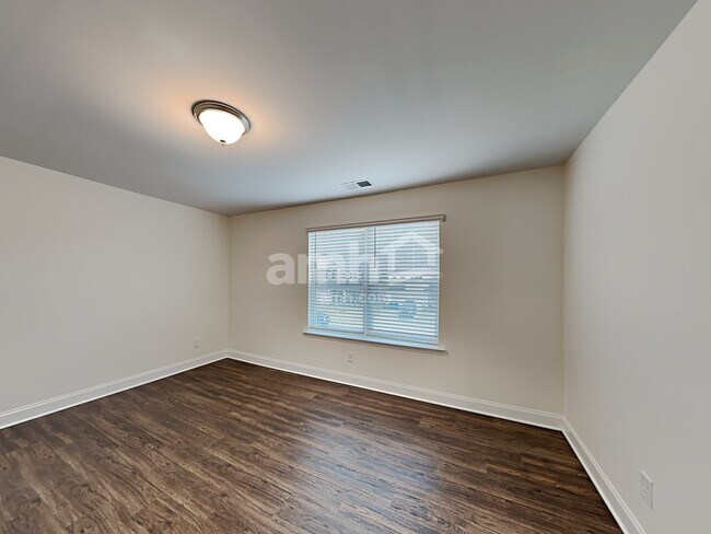 Building Photo - 113 Ashton Dr