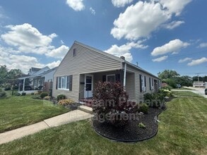 Building Photo - 1102 S Crawford St