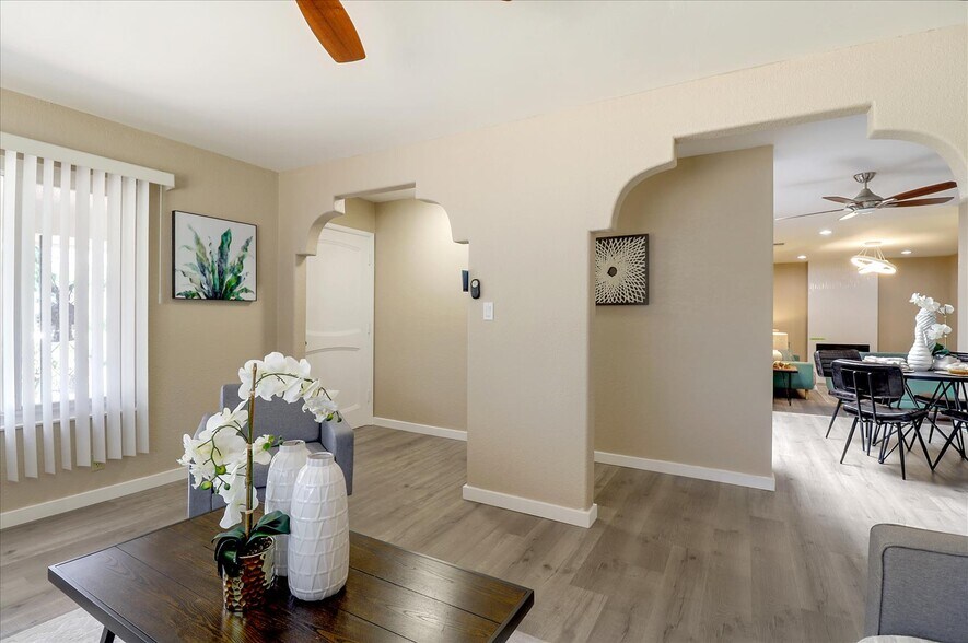 Building Photo - 33775 SINSBURY WAY