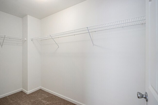 Building Photo - Newer 4 Bedroom for Lease