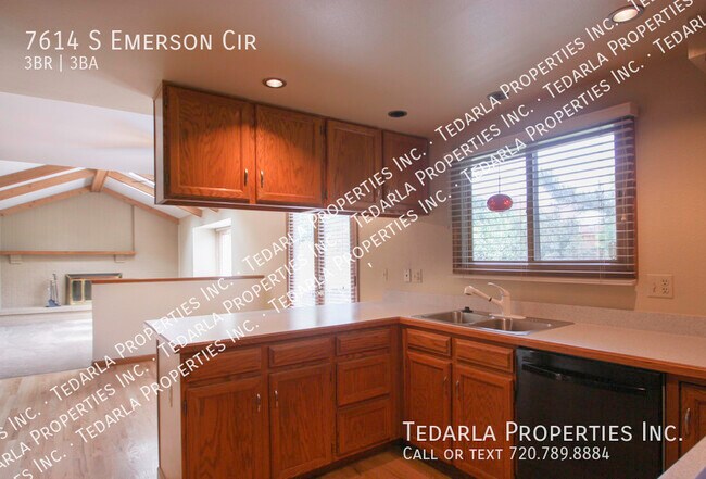 Building Photo - 7614 S Emerson Cir