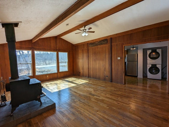 Building Photo - 320 Beaver Creek Rd