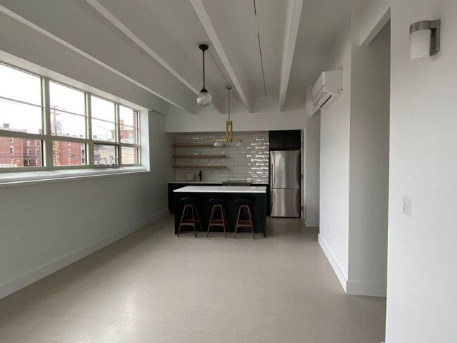 Building Photo - 188 Lincoln St