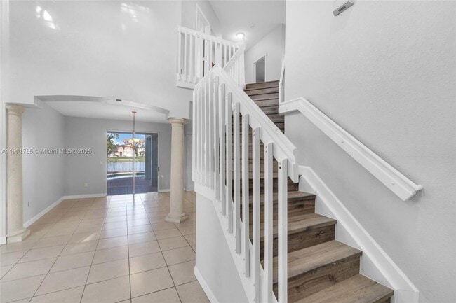 Building Photo - 6425 SW 164th Ave