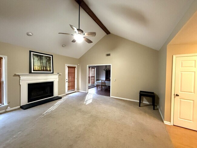 Building Photo - 512 Whistlestop Cir